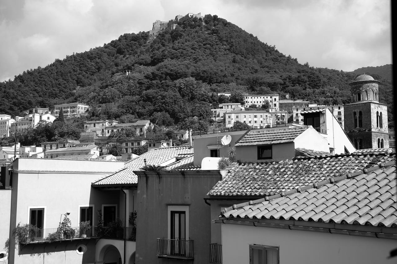 Bed And Travel Apartment Dogana Regia 15 Salerno Esterno foto