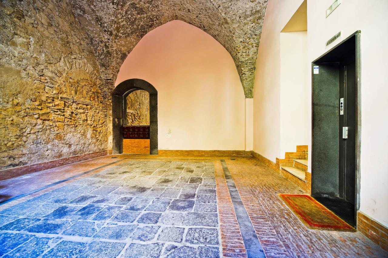 Bed And Travel Apartment Dogana Regia 15 Salerno Esterno foto