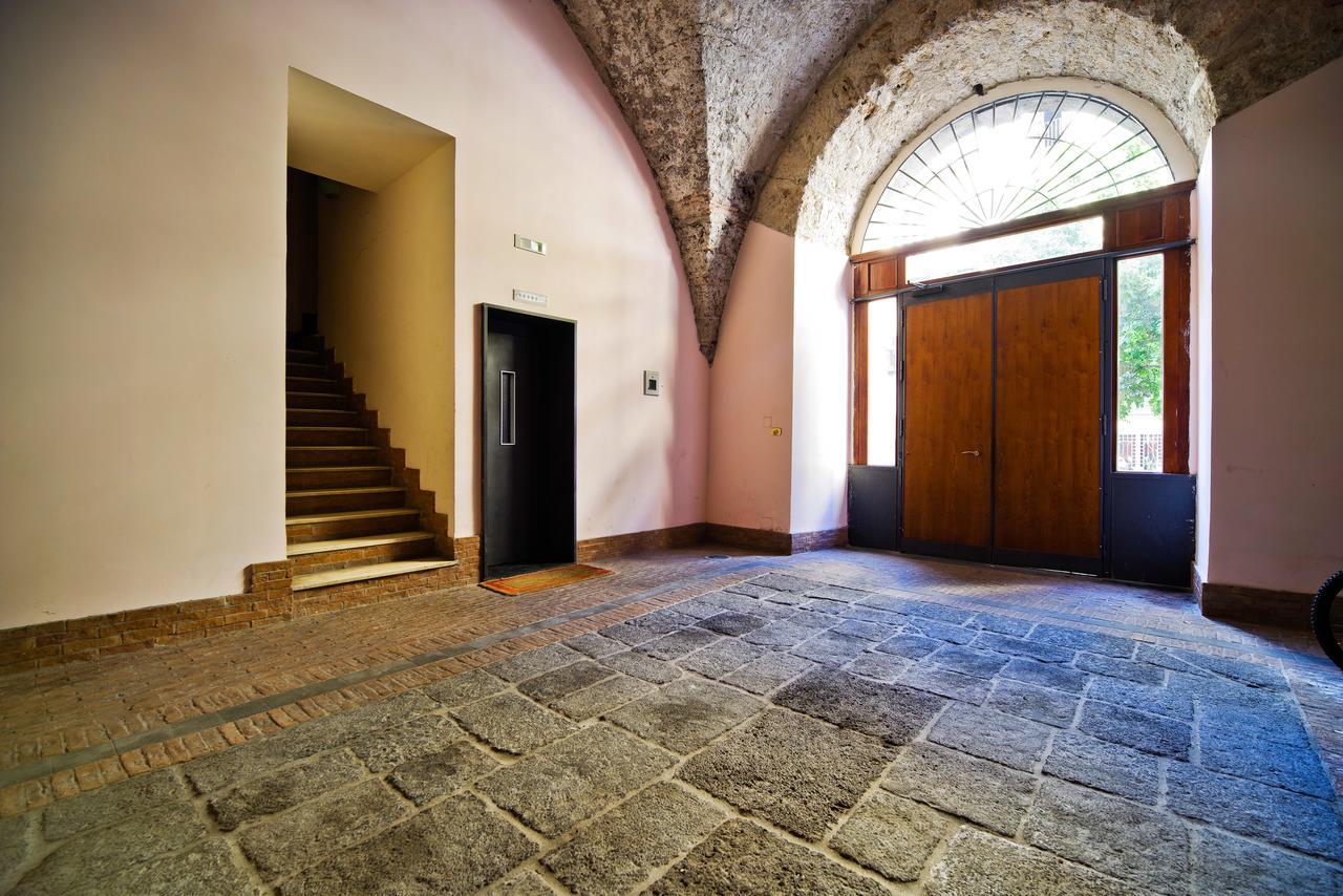 Bed And Travel Apartment Dogana Regia 15 Salerno Esterno foto